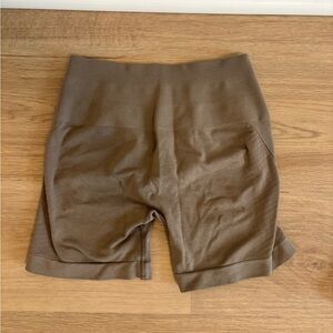 Alphalete Women's High-Waist Bike Shorts in Brown - Amplify Contour